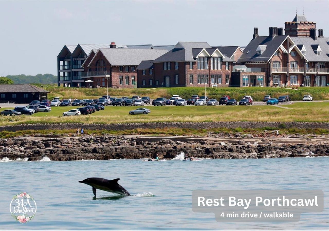 Coastal Retreat Town Centre Entire Property, Very Close To Sea & Restaurants, 2 King Size Beds