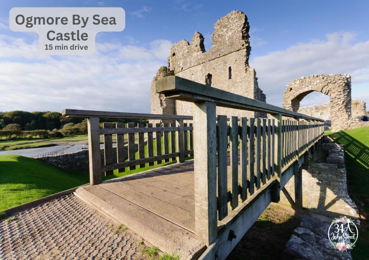 Coastal Retreat Town Centre Entire Property, Very Close To Sea & Restaurants, 2 King Size Beds