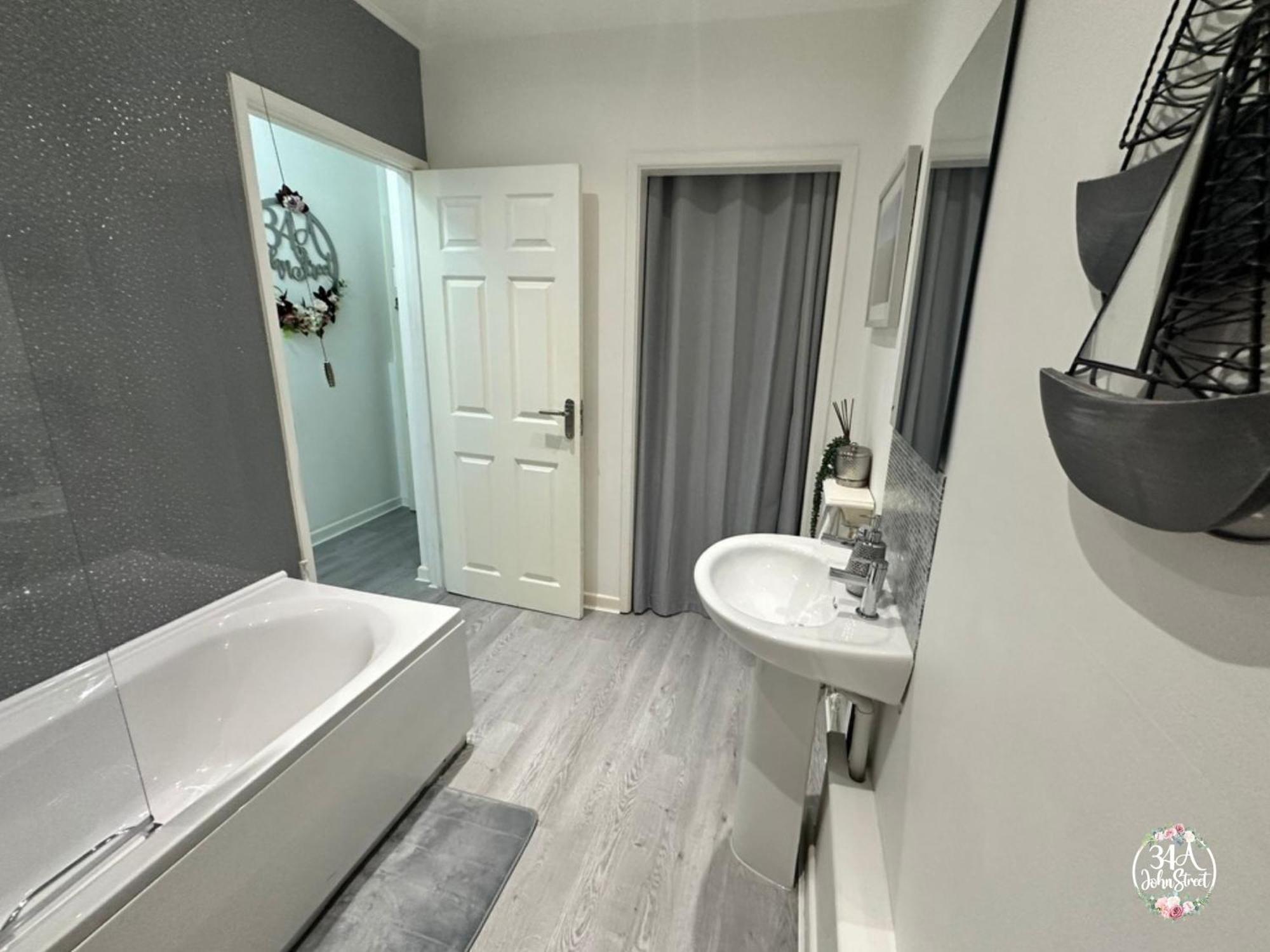 Coastal Retreat Town Centre Entire Property, Very Close To Sea & Restaurants, 2 King Size Beds Apartamento *
