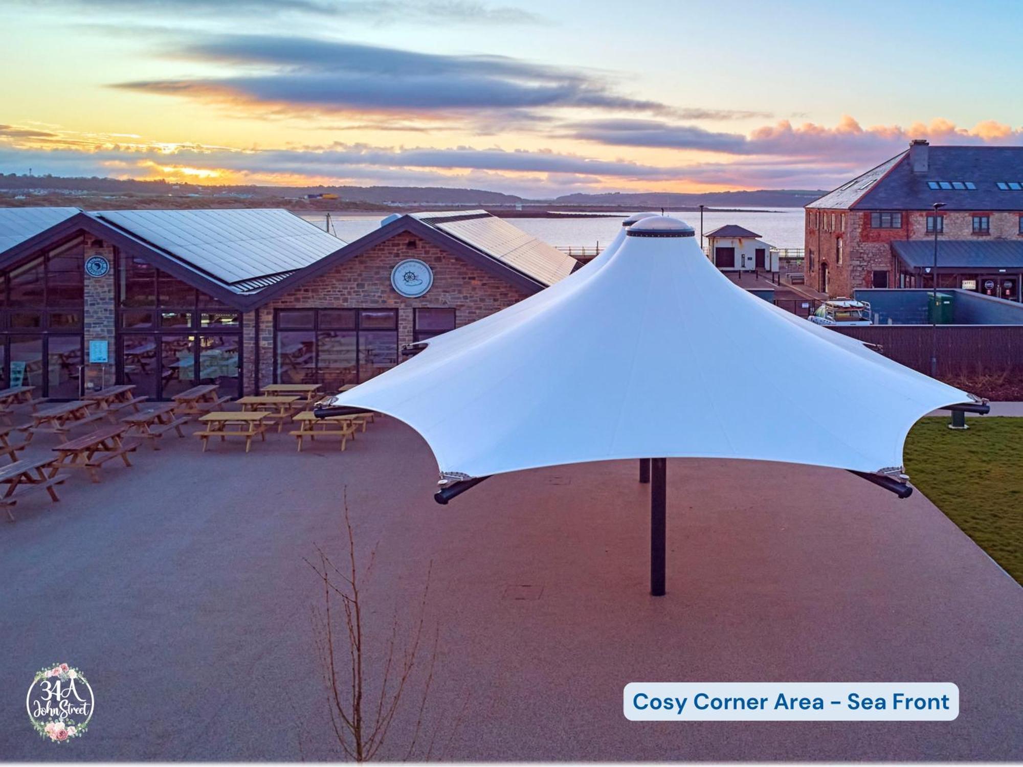 Coastal Retreat Town Centre Entire Property, Very Close To Sea & Restaurants, 2 King Size Beds