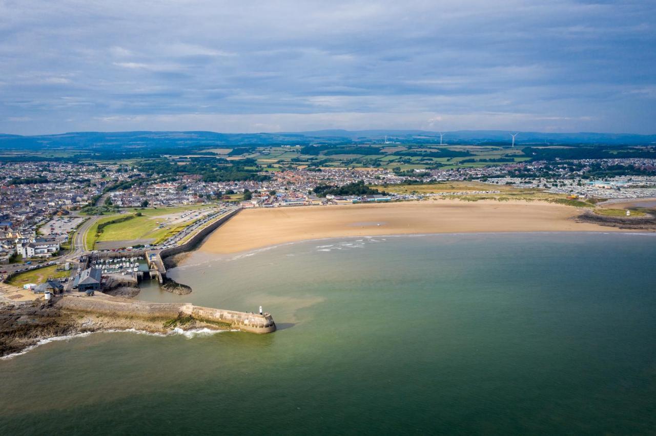 Apartment Coastal Retreat Town Centre Entire Property, Very Close To Sea & Restaurants, 2 King Size Beds